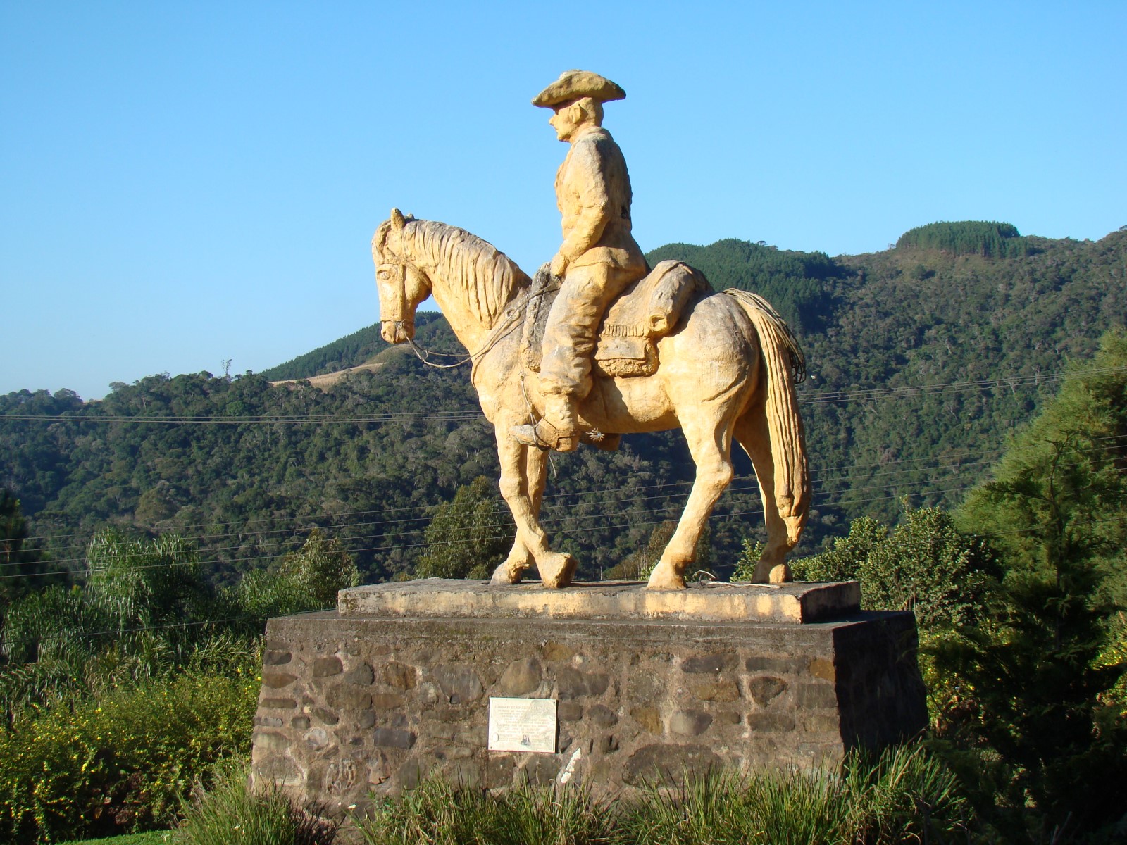 Monumento ao Tropeiro | Via Rancho